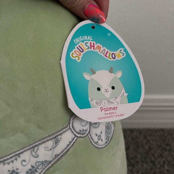 Palmer the goat squishmellow - Picture 2 of 3